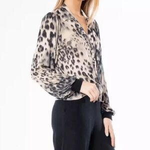 NWT Maven West Womens Animal Print Super Soft Button-Up Long Sleeve Top small